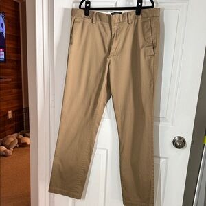 Banana Republic Men's Khaki Straight Chinos - Tan